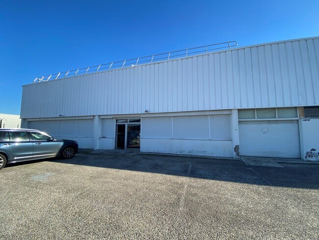 Plus de détails pour 8 Avenue Gustave Eiffel, Pessac - Local d'activités à louer