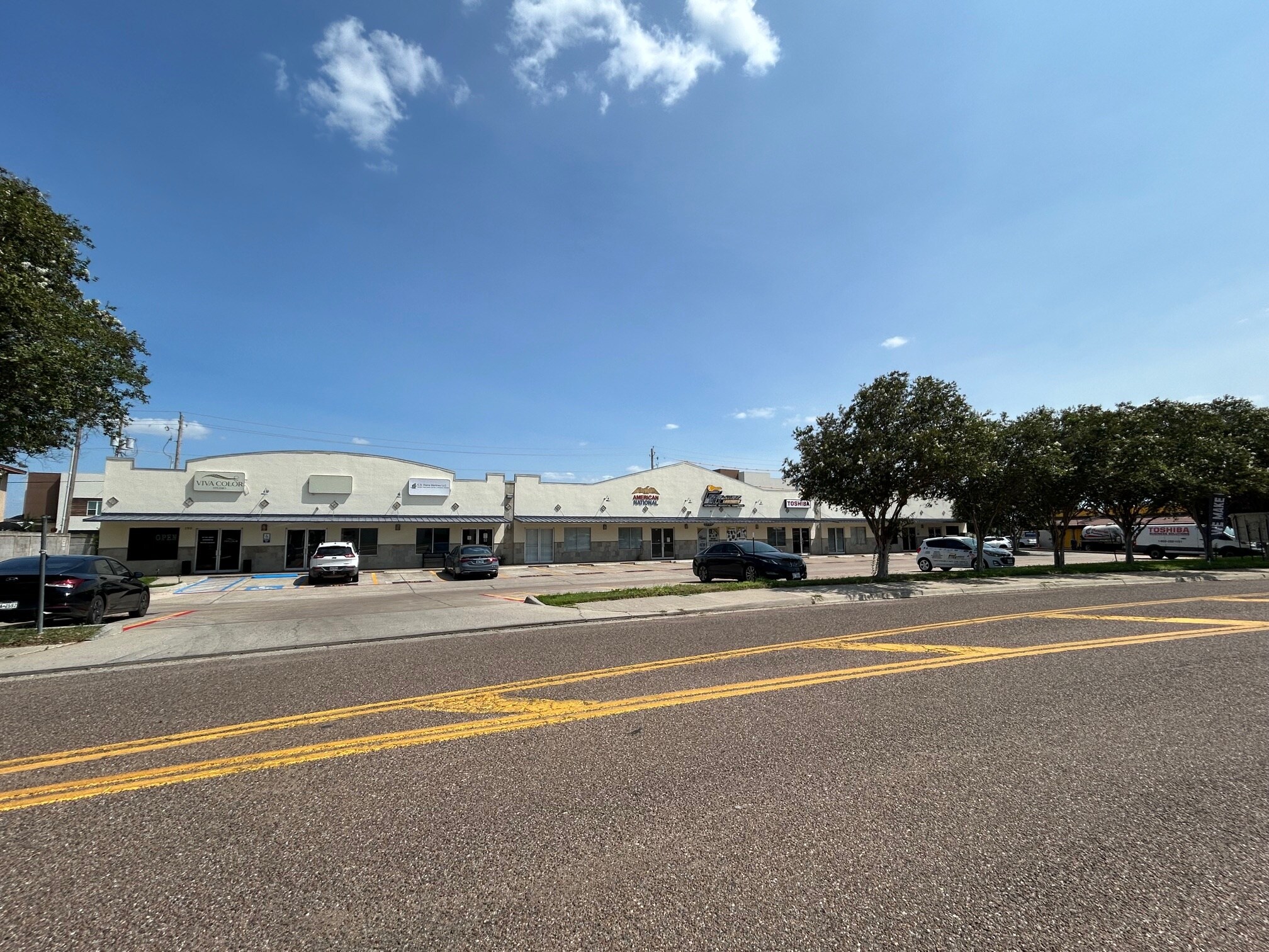 9803 Sterling Loop, Laredo, TX à vendre Photo de l’immeuble– Image 1 sur 28