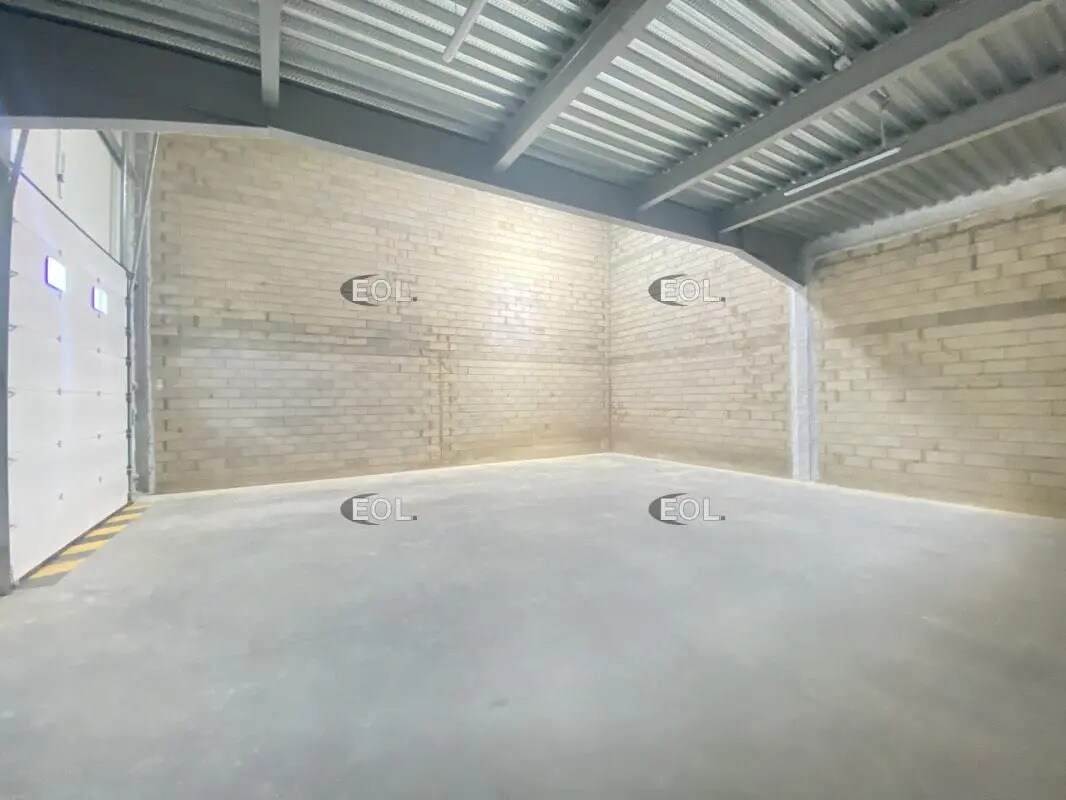 Local d’activités dans Coignières à louer Photo intérieure– Image 1 sur 6