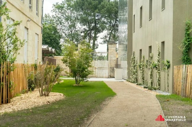 Plus de détails pour Bureau à vendre
