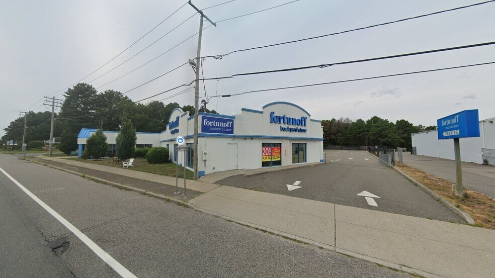615 W Sunrise Hwy, Patchogue, NY à vendre - Photo principale – Image 1 sur 5