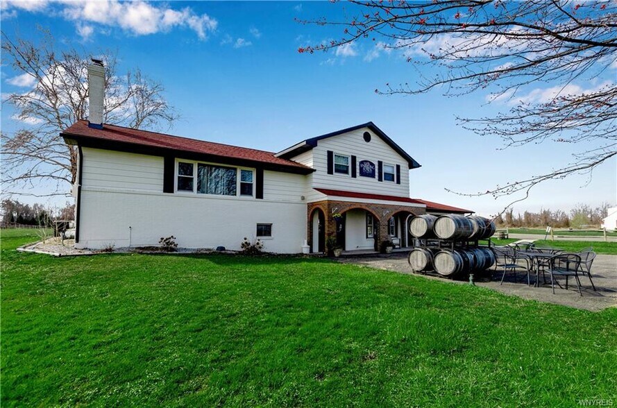 10661 W Lake Rd, Ripley, NY à vendre - Photo de l’immeuble – Image 2 sur 38