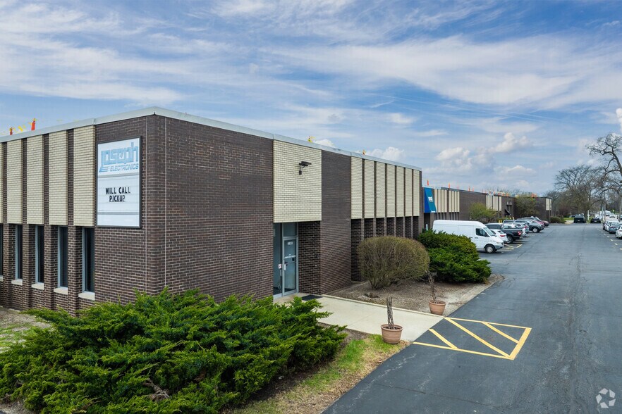 7515 Oak Park Ave, Niles, IL à louer - Photo de l’immeuble – Image 3 sur 4