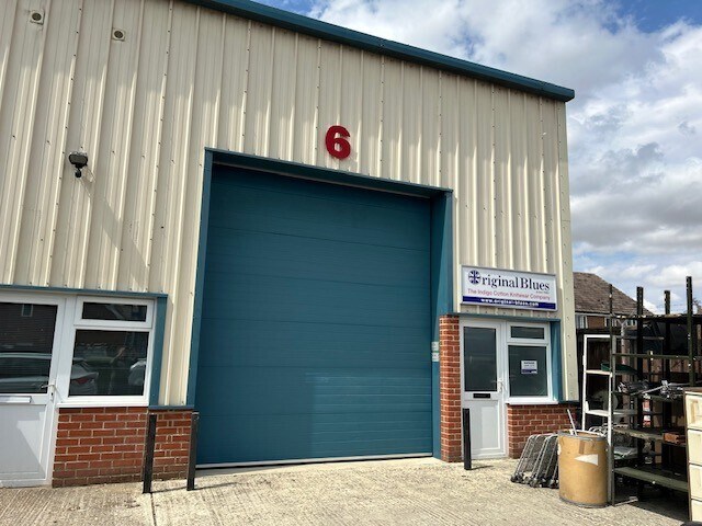 65-67 Bath Rd, Thatcham à louer Photo de l’immeuble– Image 1 sur 2