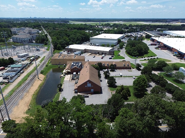 5809 Ward Ct, Virginia Beach, VA à vendre Photo de l’immeuble– Image 1 sur 7