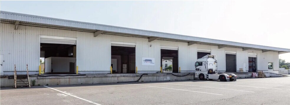 Local d’activités dans Portet-sur-Garonne à louer - Photo de l’immeuble – Image 3 sur 12