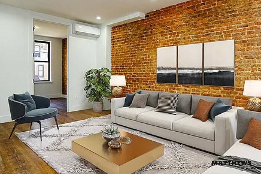 18-89 Cornelia St, Ridgewood, NY à vendre - Photo de l’immeuble – Image 2 sur 5