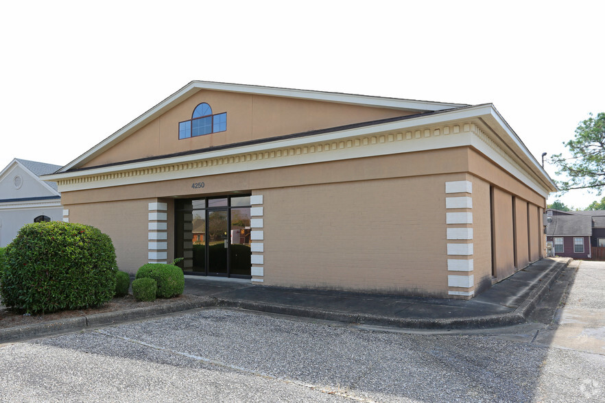 4250 Lomac St, Montgomery, AL à louer - Photo de l’immeuble – Image 2 sur 9
