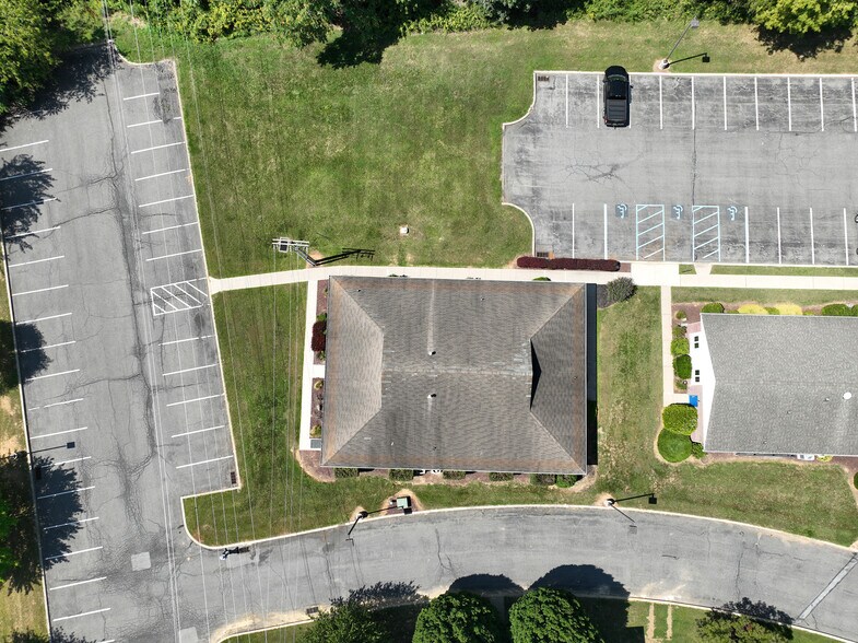800 Coventry Dr, Phillipsburg, NJ à vendre - Photo de l’immeuble – Image 2 sur 12