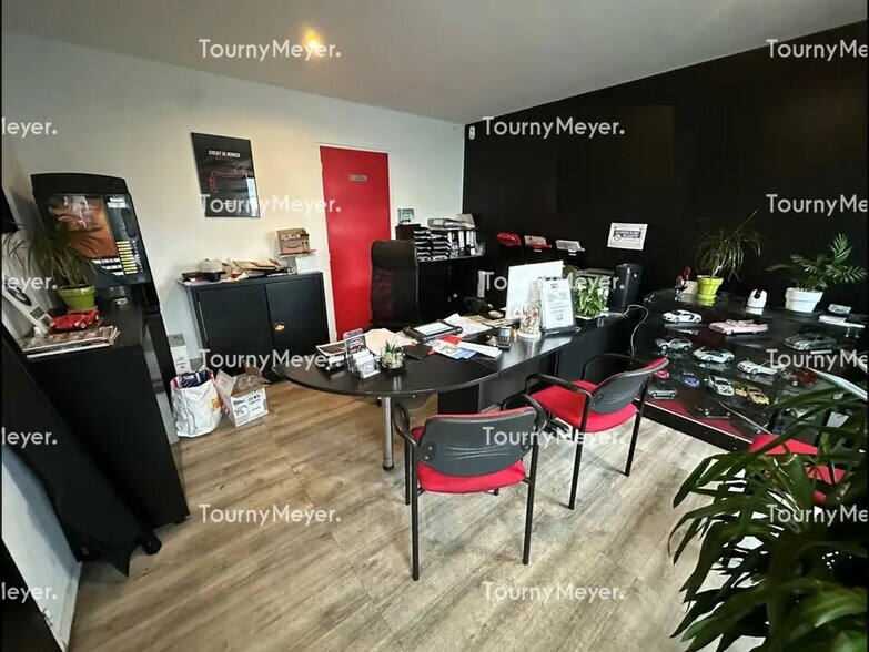 Local d’activités dans Saint-Herblain à louer - Photo de l’immeuble – Image 2 sur 3