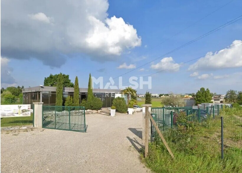 Local d'activités dans Caluire-et-Cuire à vendre - Photo de l’immeuble – Image 1 sur 21