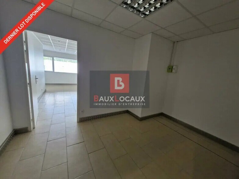 Local commercial dans Éguilles à louer - Photo de l’immeuble – Image 2 sur 10
