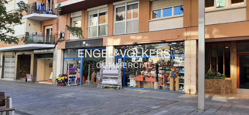 Local commercial dans Sant Cugat del Vallès, Barcelona à louer - Photo de l’immeuble – Image 1 sur 1