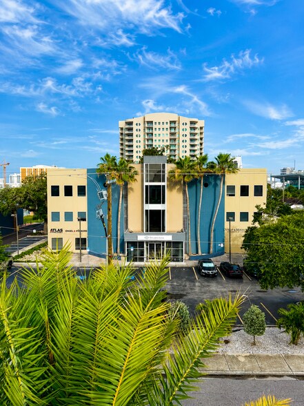 22 S Links Ave, Sarasota, FL à louer - Photo de l’immeuble – Image 2 sur 16