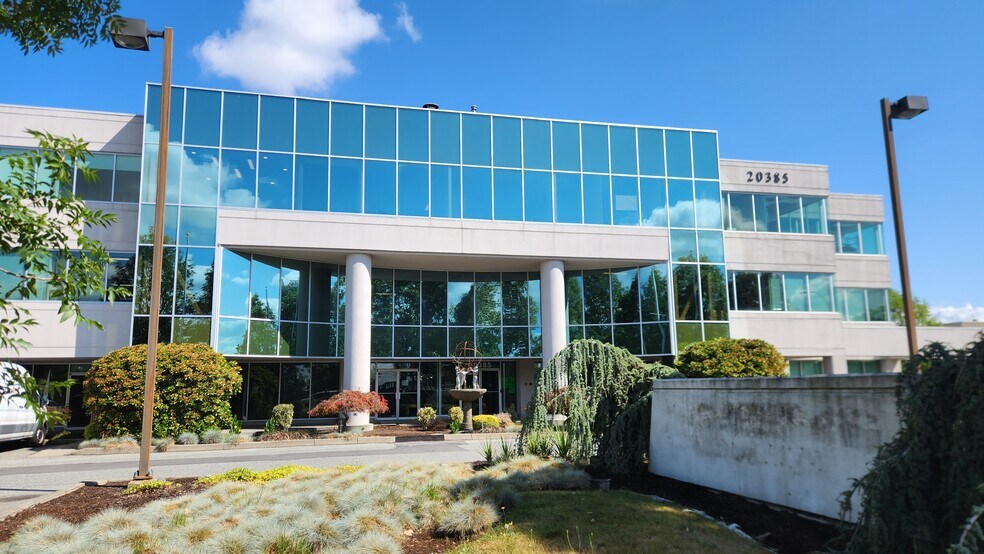 20385 64th Ave, Langley Twp, BC à louer - Photo de l’immeuble – Image 1 sur 21