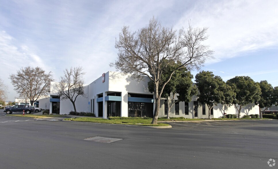 21054-21070 Alexander Ct, Hayward, CA à louer - Photo principale – Image 1 sur 2