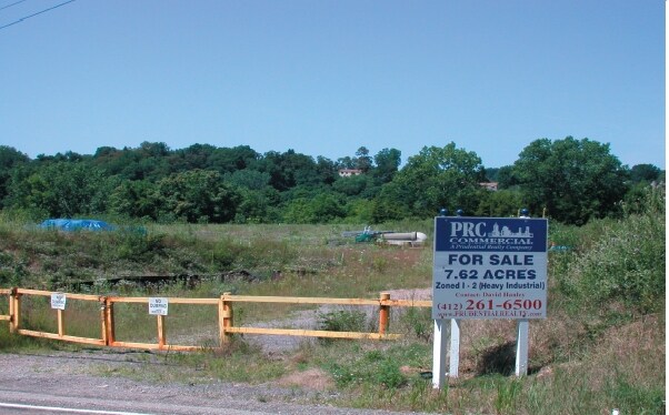 450 Thompson Run Rd, Penn Hills, PA à vendre Photo de l’immeuble– Image 1 sur 2