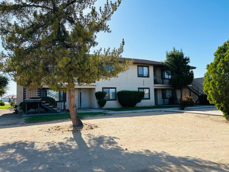 16585 Green Tree Blvd, Victorville, CA à vendre - Photo de l’immeuble – Image 2 sur 5