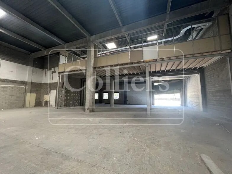 Bureau dans Vitrolles à louer - Photo de l’immeuble – Image 3 sur 5