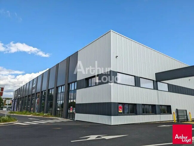 Plus de détails pour Local d'activités à louer