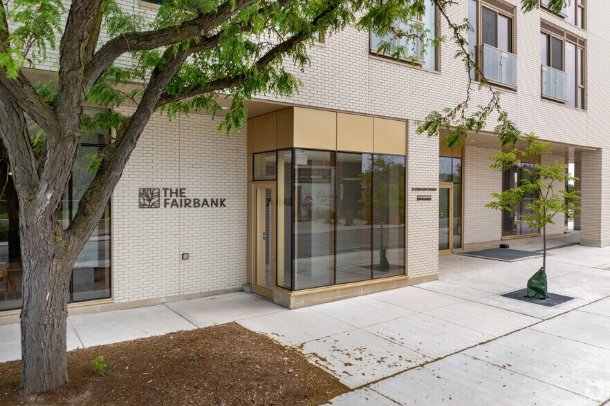 9 Croham Rd, Toronto, ON à louer - Photo de l’immeuble – Image 3 sur 56