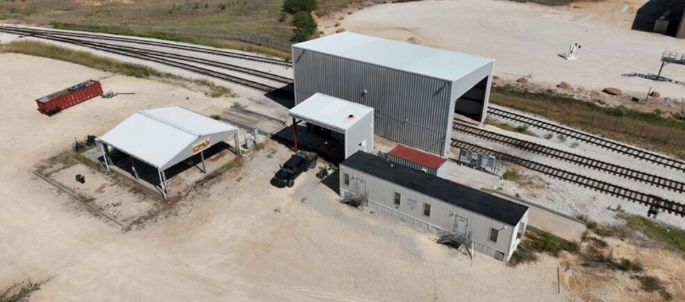 16492 Old Corpus Christi Rd, Elmendorf, TX à louer - Photo de l’immeuble – Image 3 sur 9