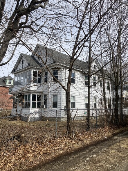 24 Glenwood Ave, Pittsfield, MA à vendre - Photo principale – Image 1 sur 9