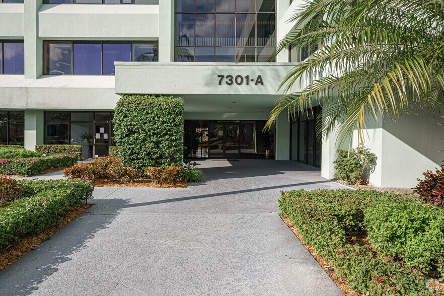 7301A W Palmetto Park Rd, Boca Raton, FL à louer - Photo de l’immeuble – Image 2 sur 9