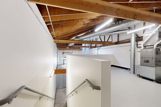 940 SE Madison St, Portland, OR à louer Numérisation 3D Matterport– Image 2 sur 14