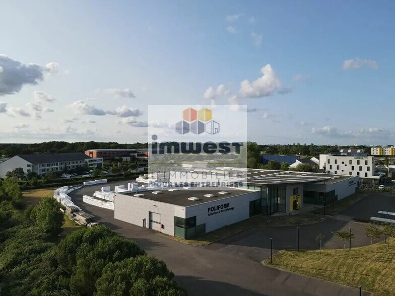 Local d’activités dans Rennes à louer - Photo de l’immeuble – Image 1 sur 24
