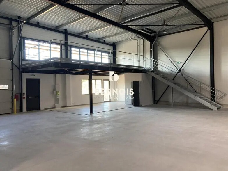 Queue De Sartan, Signes à vendre - Photo de l’immeuble – Image 3 sur 11