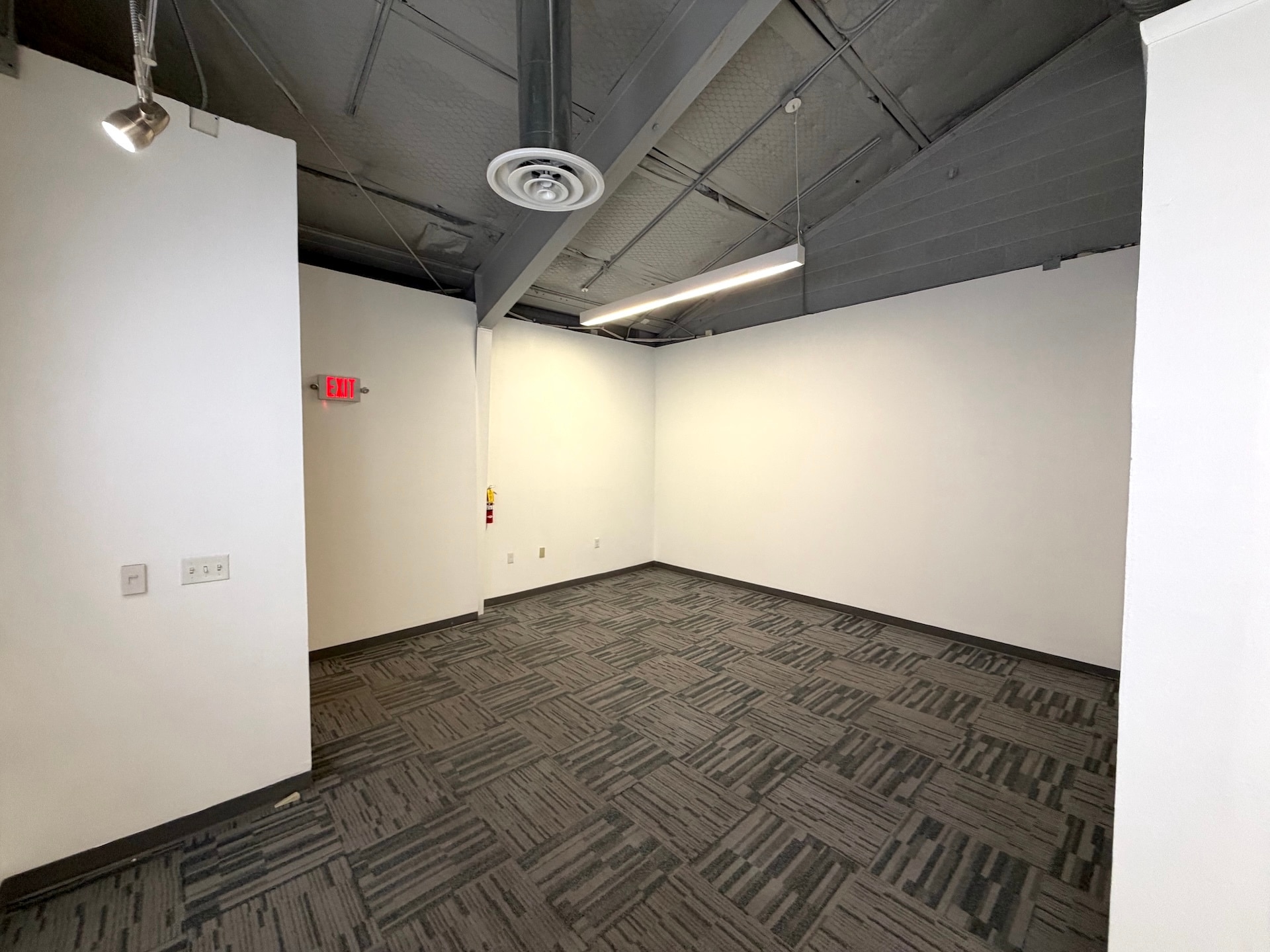 211 N Florence St, El Paso, TX à louer Photo intérieure– Image 1 sur 13