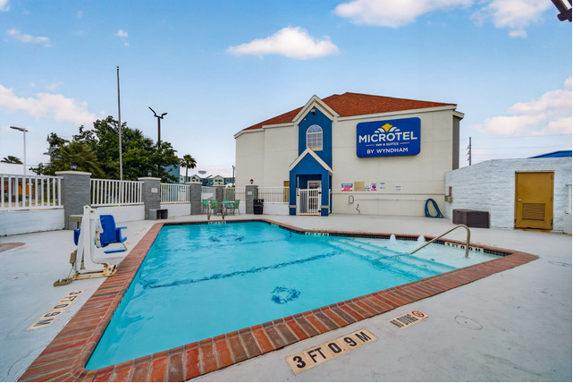 355 E Goodnight Ave, Aransas Pass, TX à vendre - Photo de l’immeuble – Image 2 sur 24