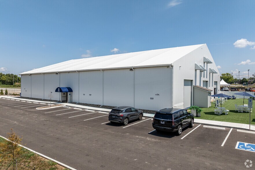 10001 Kingston Pike, Knoxville, TN à louer - Photo principale – Image 1 sur 6