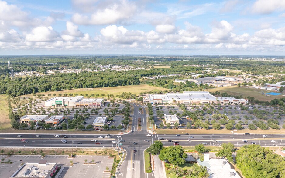 480-504 N Highway 441, Lady Lake, FL à louer - Photo de l’immeuble – Image 3 sur 9