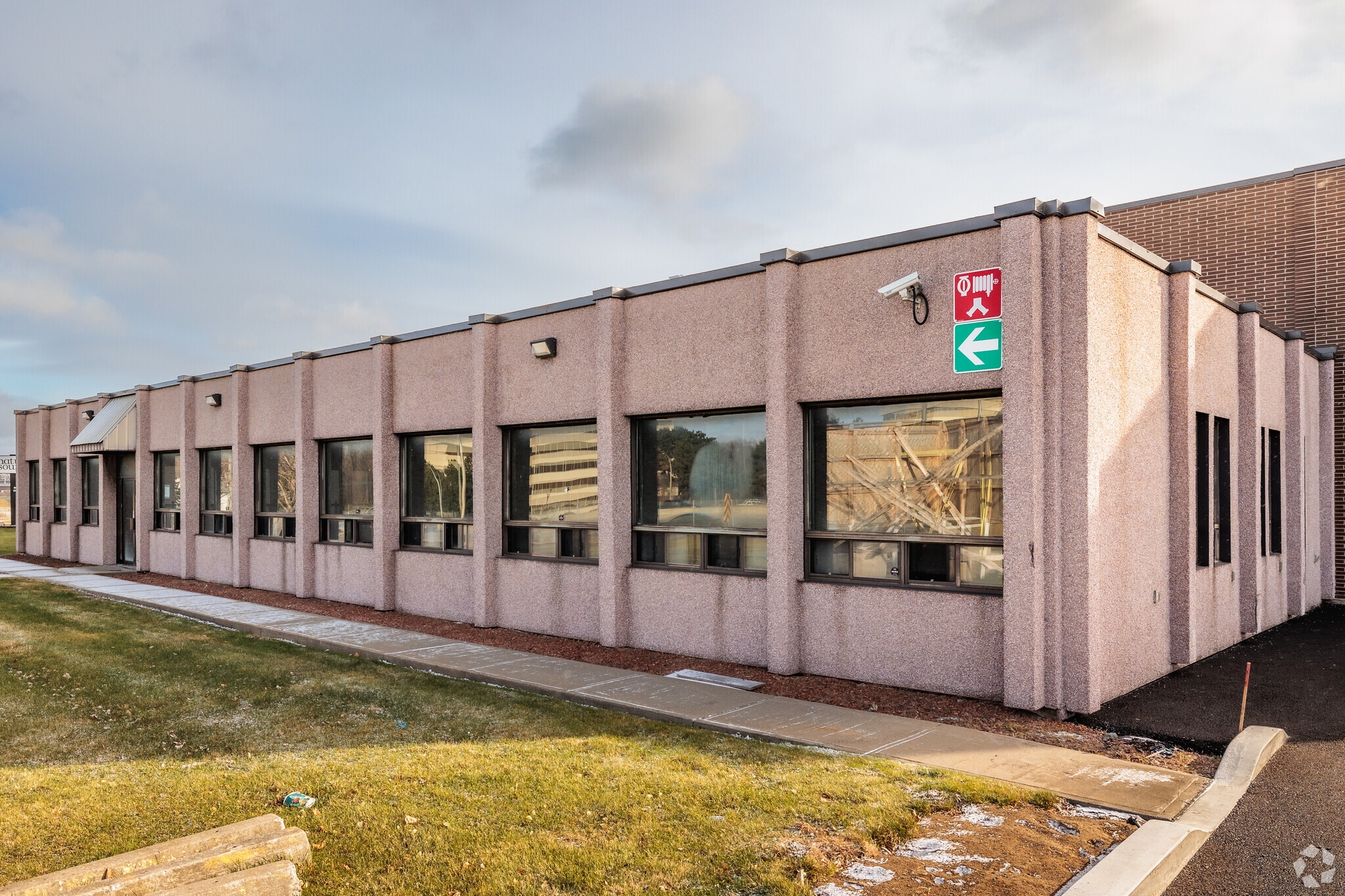 1400 Rte Transcanadienne, Dorval, QC à louer Photo principale– Image 1 sur 9