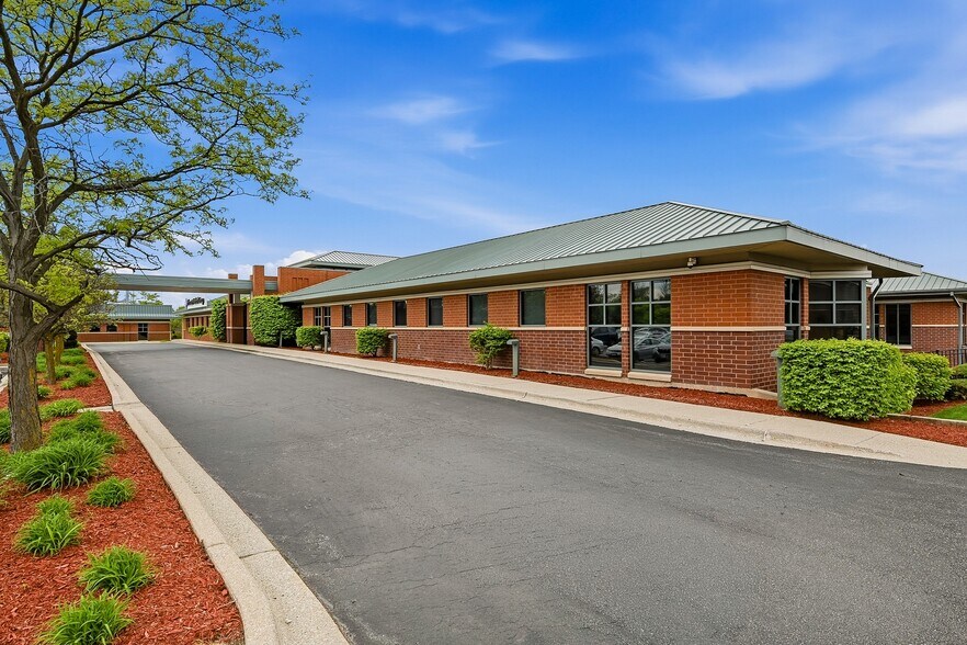 11600-11630 S Kedzie Ave, Merrionette Park, IL à louer - Photo de l’immeuble – Image 1 sur 13