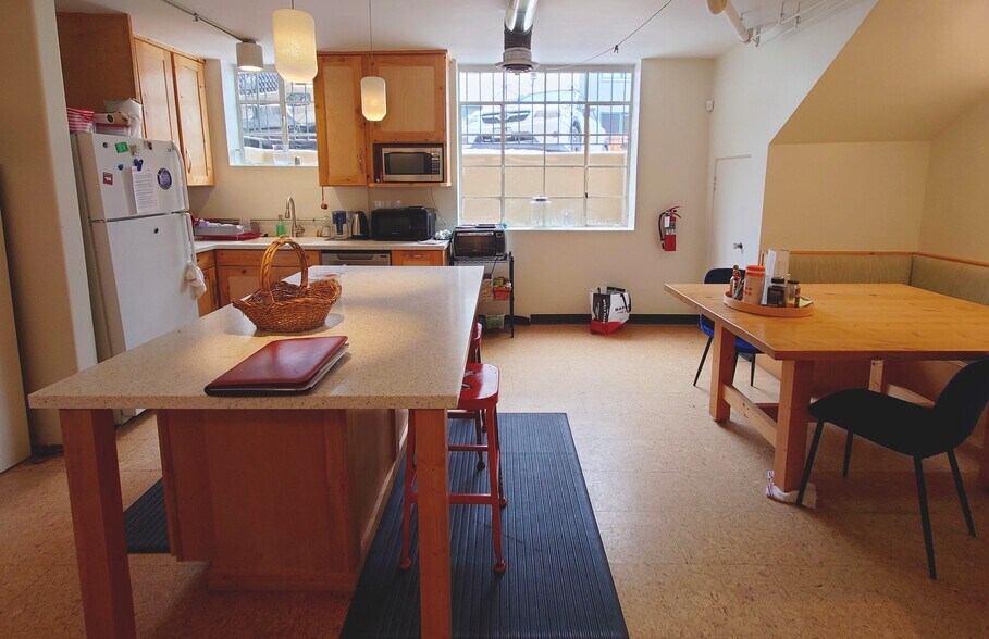 1325 E 16th Ave, Denver, CO à louer - Photo de l’immeuble – Image 3 sur 12
