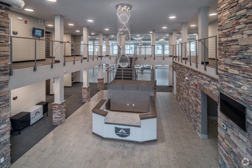 2300 Hastings Ave, Newport, MN à louer - Hall d’entrée – Image 2 sur 37