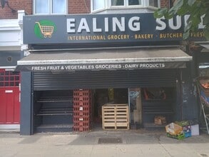 110 South Ealing Rd, Londres à louer Photo de l’immeuble– Image 1 sur 7