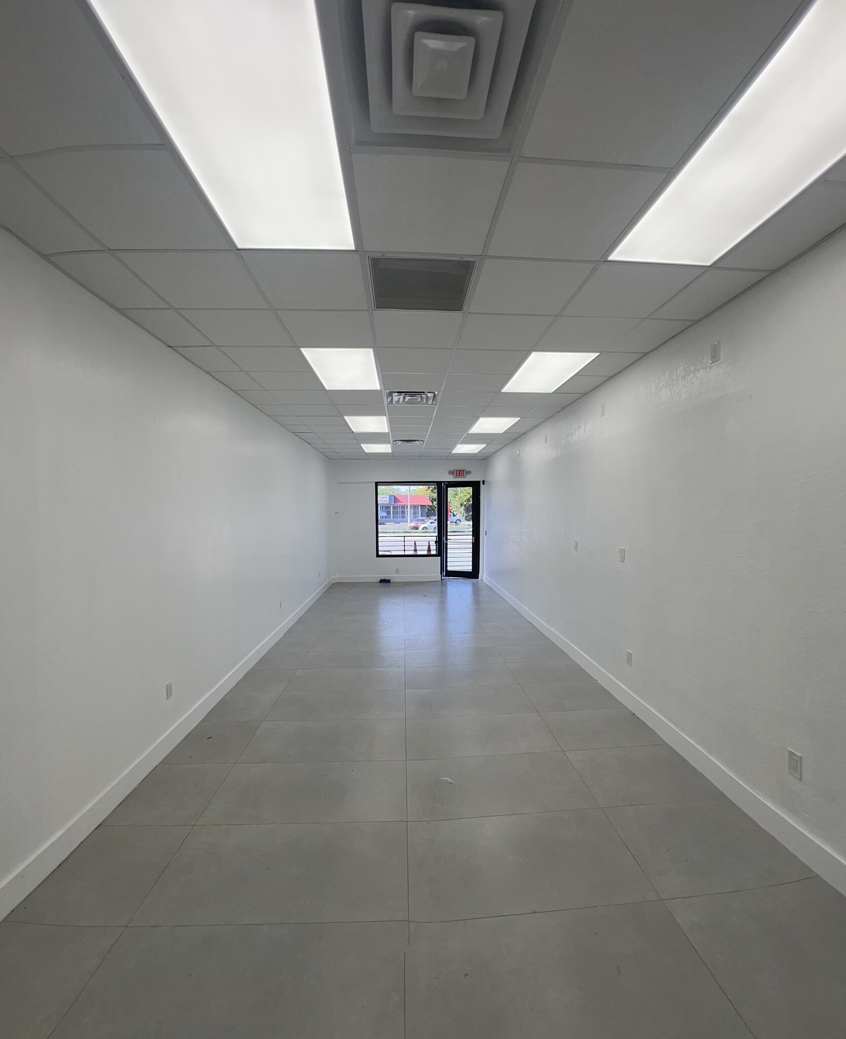 1400-1406 NW 119th St, Miami, FL à louer Photo intérieure– Image 1 sur 3