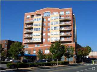 250 W Main St, Charlottesville, VA à louer - Photo de l’immeuble – Image 2 sur 4