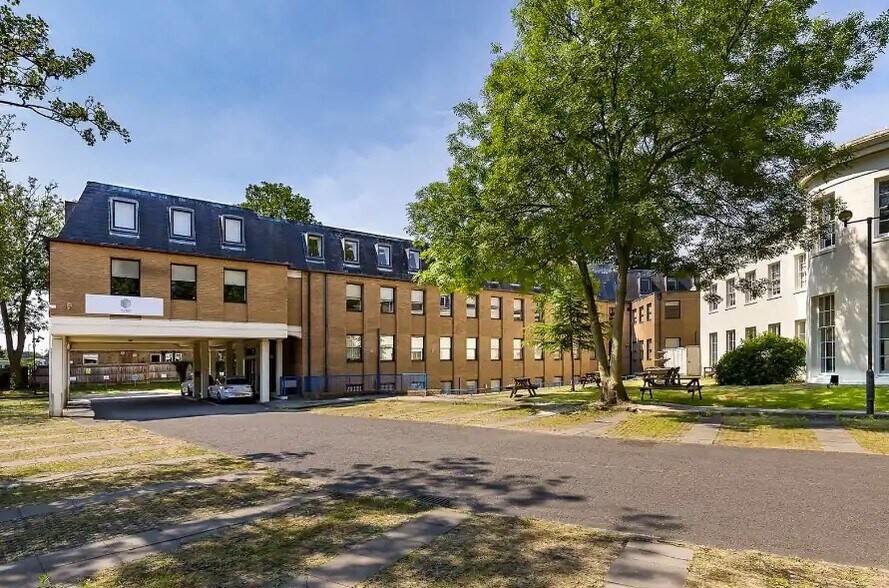 1 Central Rd, Morden à louer - Photo de l’immeuble – Image 3 sur 21