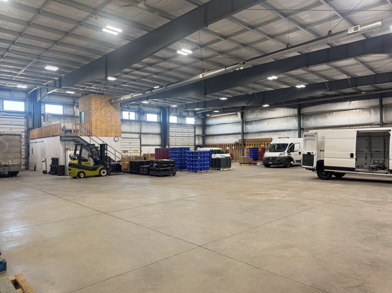 600 Industrial St, Saint Peter, MN à louer - Photo de l’immeuble – Image 3 sur 8