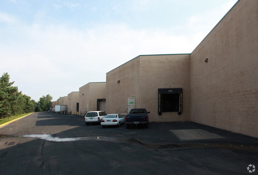 7700 N 68th Ave, Minneapolis, MN à louer - Photo de l’immeuble – Image 2 sur 4