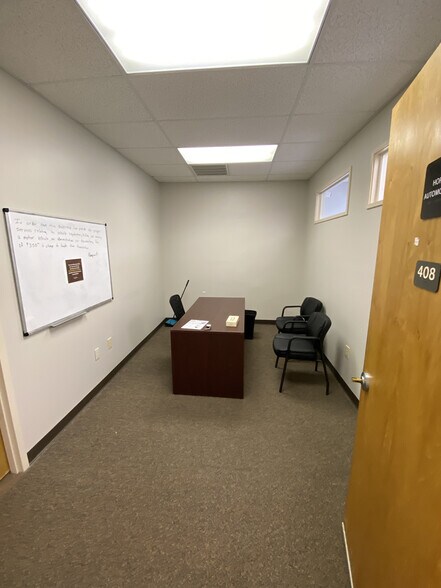 960 Corporate Dr, Hillsborough, NC à louer - Photo de l’immeuble – Image 2 sur 4