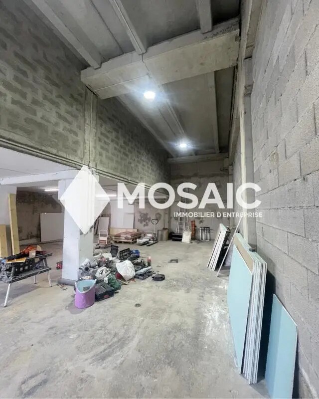 Plus de détails pour Local d'activités à louer