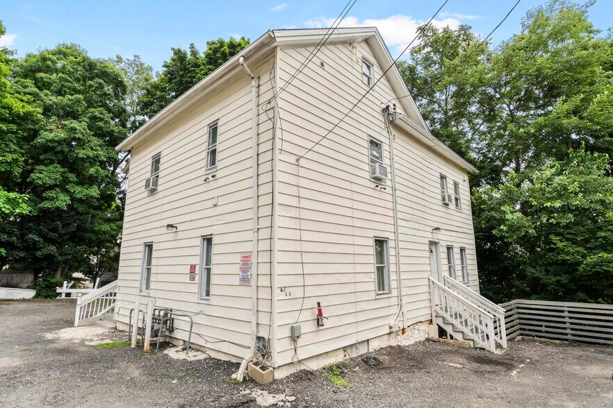96 Hill St, Waterbury, CT à vendre - Photo de l’immeuble – Image 3 sur 13